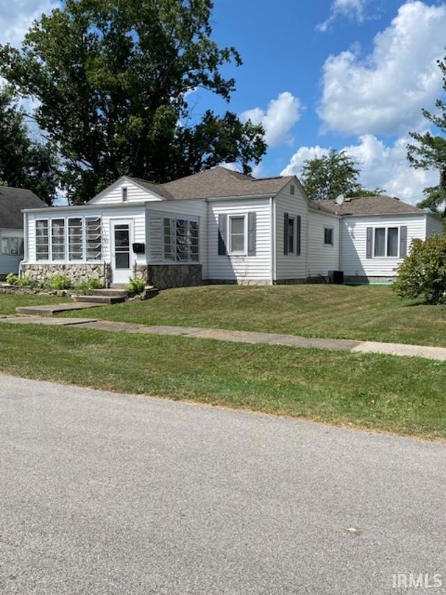 760 D St NE, Linton, IN 47441 - photo 2