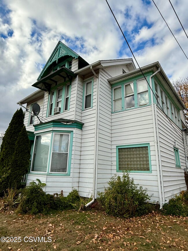 231 E Front St, Berwick, PA 18603 - photo 3