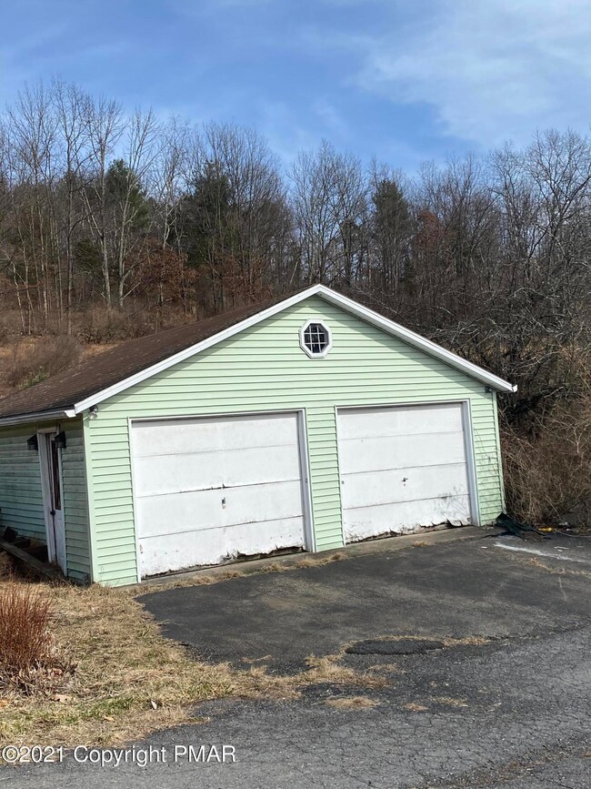 1270 Mutton Hollow Rd, Stroudsburg, PA 18360 - photo 3
