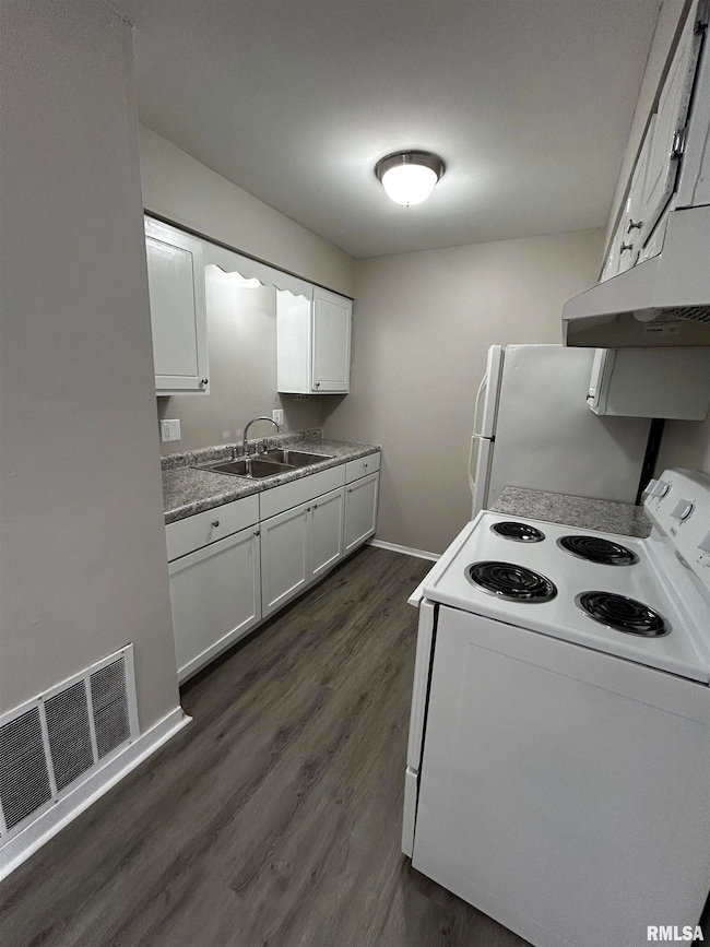 1902 Sheridan Rd unit 2, Pekin, IL 61554 - photo 4