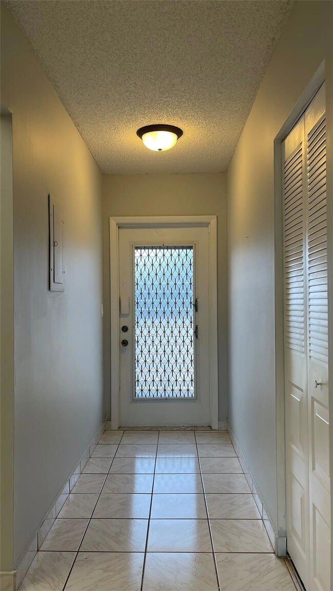 7620 NW 18th St unit 203, Margate, FL 33063 - photo 4