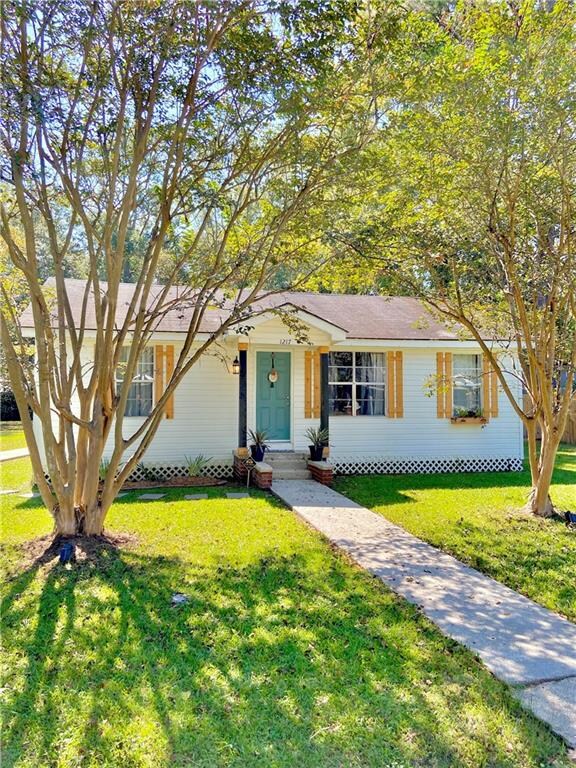 1217 Manning St, Picayune, MS 39466 - photo 2