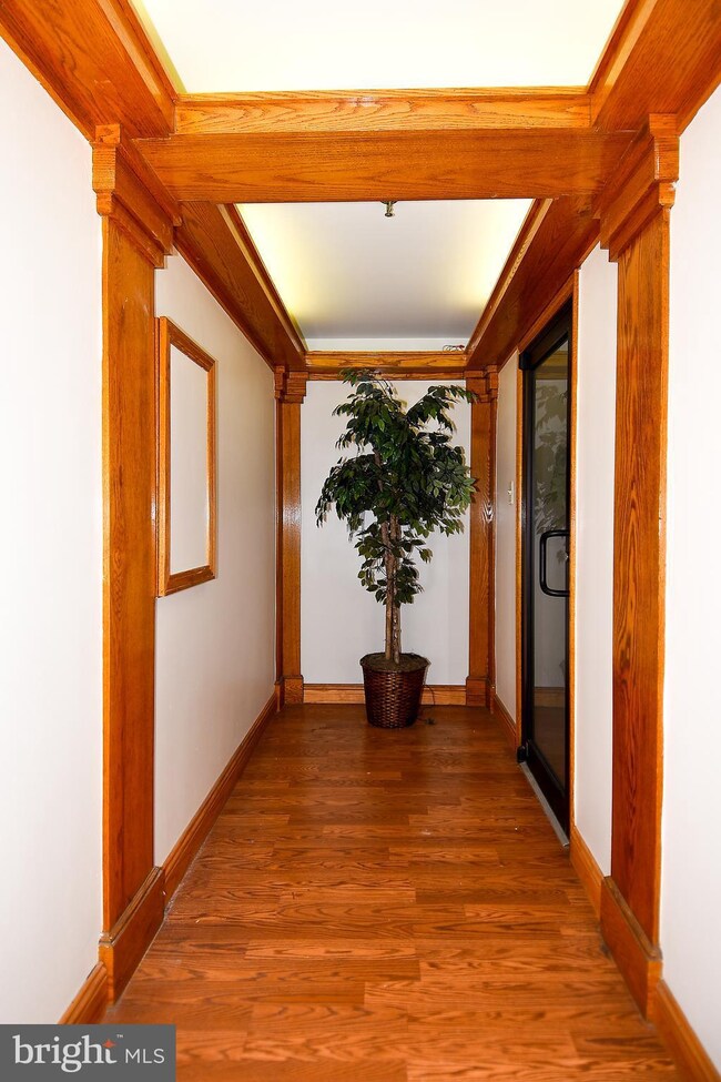 1365 Wisconsin Ave NW unit TOP FLOOR, Washington, DC 20007 - photo 6