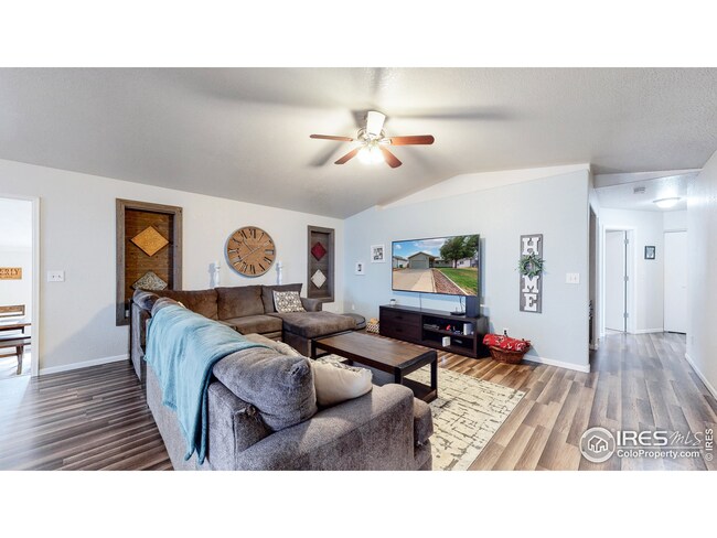 Spacious living room