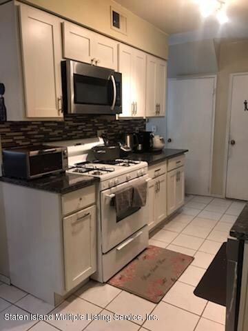 429 Willow Rd E unit 2, Staten Island, NY 10314 - photo 6