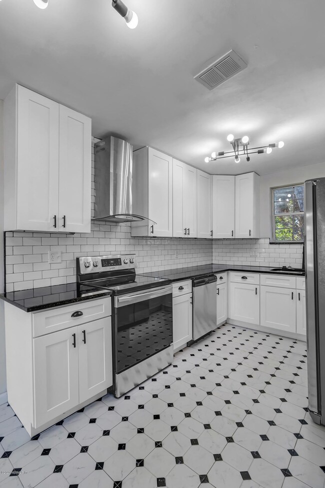 5072 Lawnview St, Jacksonville, FL 32205 - photo 5