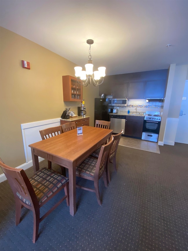 215 Qtr.4, 89 Grand Summit Way, Dover, VT 05356 - photo 6