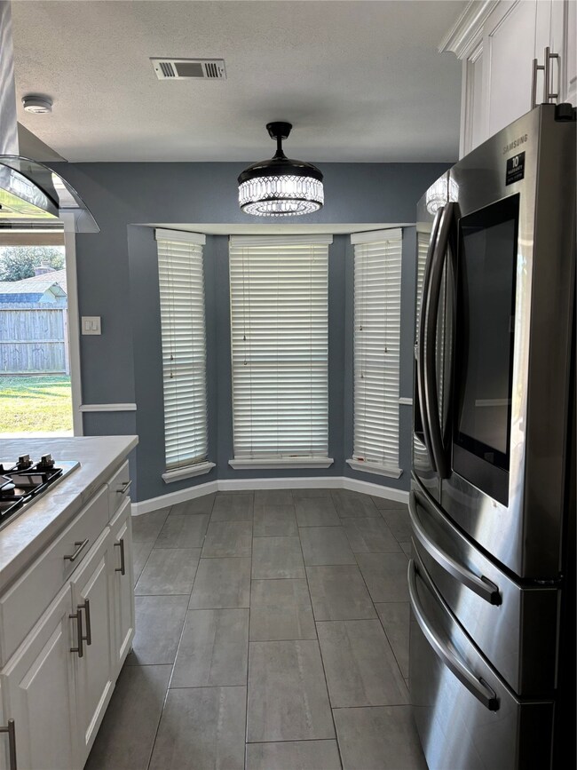 9514 Misty Bridge St, Houston, TX 77075 - photo 5