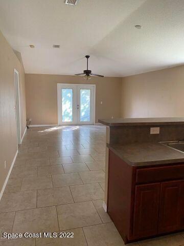 20201018210346564841000000-o