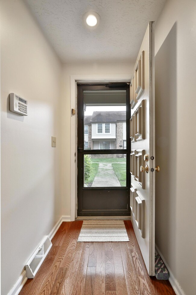 1685 Saint Albans Ct unit 2285, Columbus, OH 43220 - photo 3