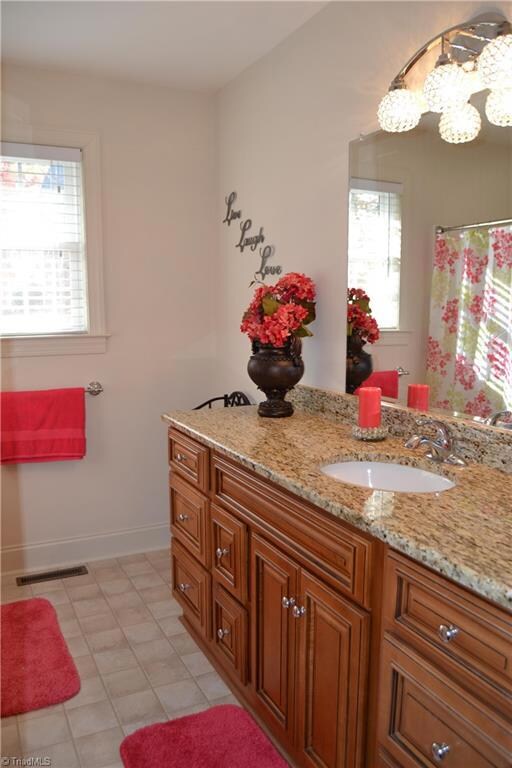 997 E Chamberlin Dr, Asheboro, NC 27205 - photo 6