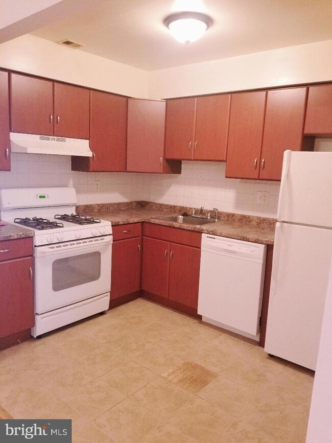 8015 Moro St unit B 2 FL, Philadelphia, PA 19136 - photo 5