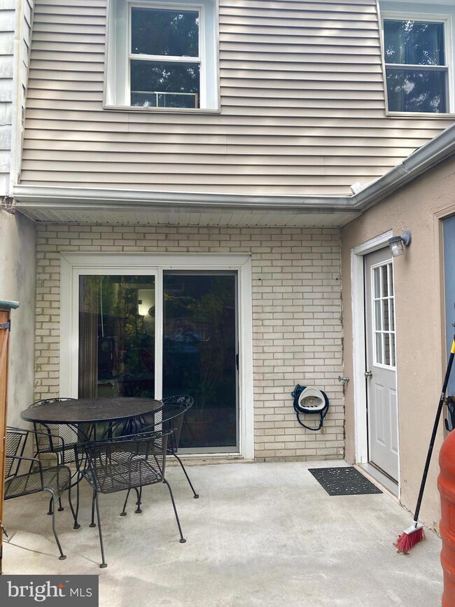 11 Nathan Hale Ct, Newark, DE 19711 - photo 2