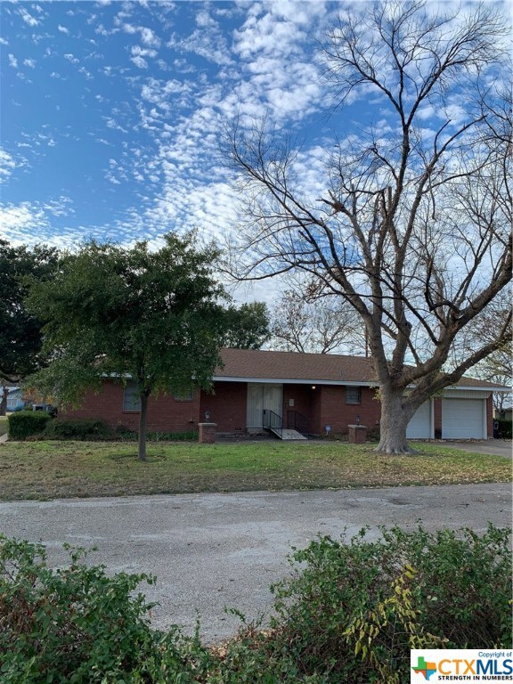 521 Curtis Ave, Troy, TX 76579 - photo 5