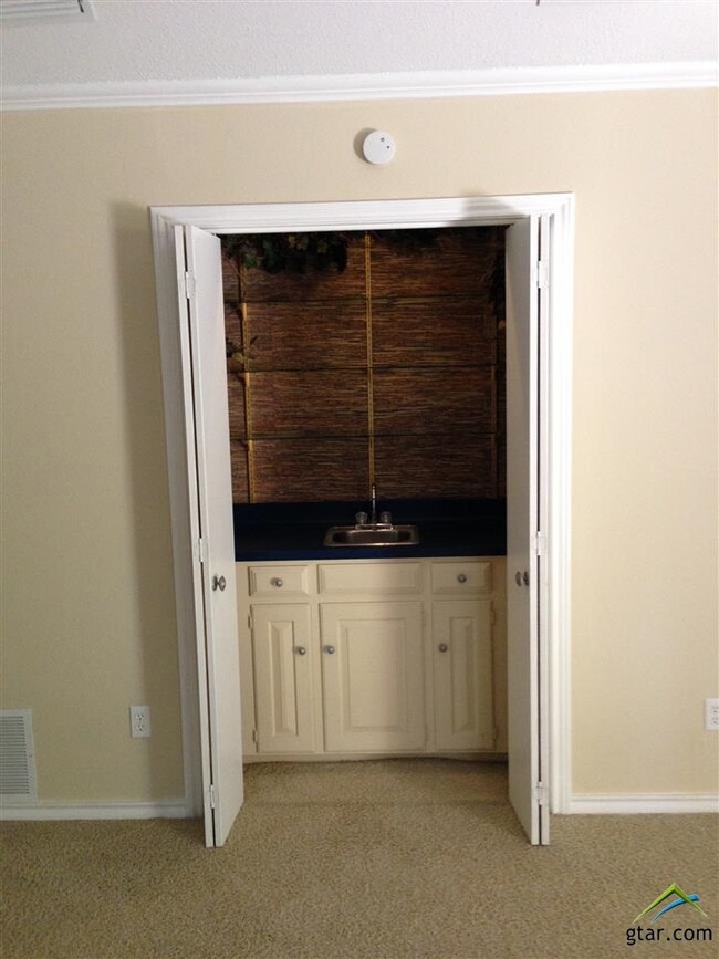 218 Heritage Cir, Tyler, TX 75703 - photo 4