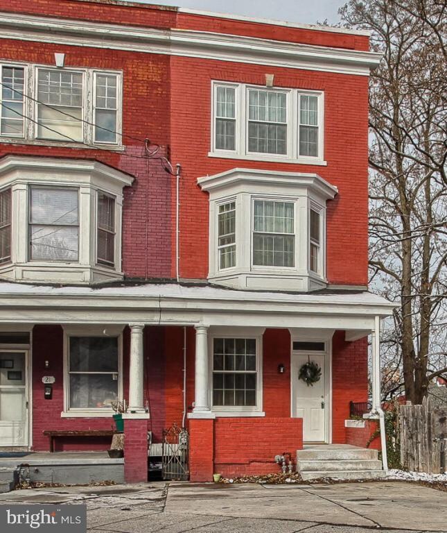 23 W Strawberry St, Lancaster, PA 17603 - photo 2