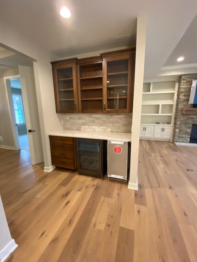 10 22 2020_WR-03-080_Lily_Dry bar_Staine