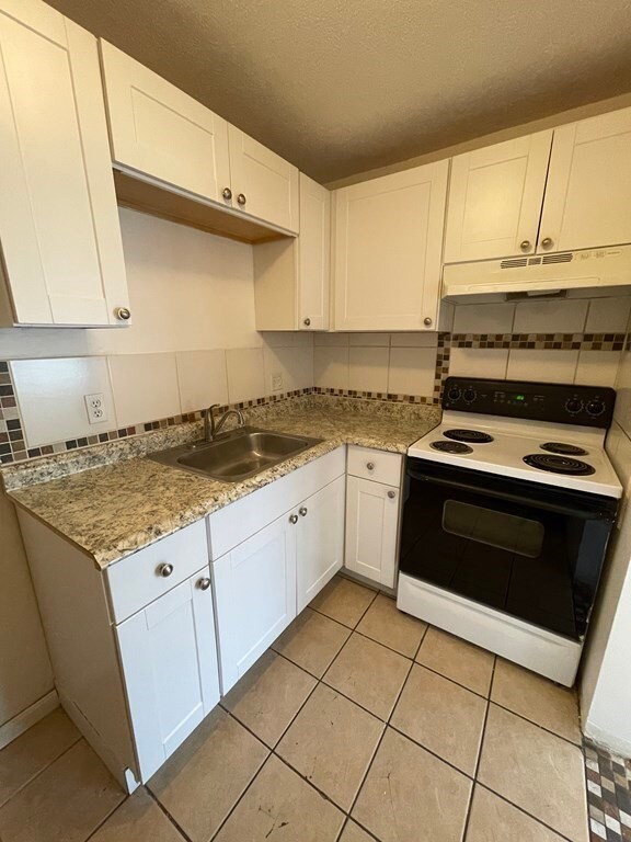 185 Lewis St unit 5, Lynn, MA 01902 - photo 5
