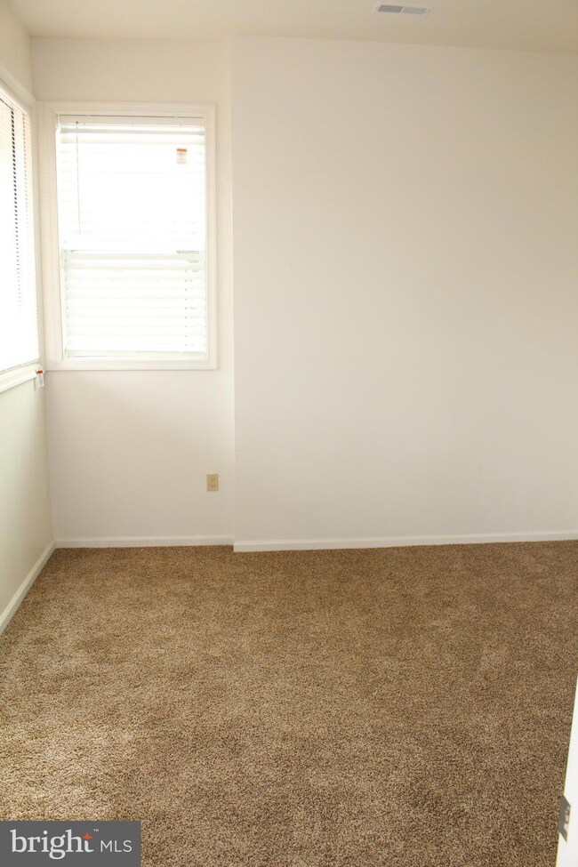 467 Center St unit B (LEFT SIDE), Mount Wolf, PA 17347 - photo 4