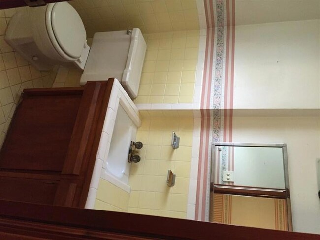 MASTER BATH / WITH SHOWER