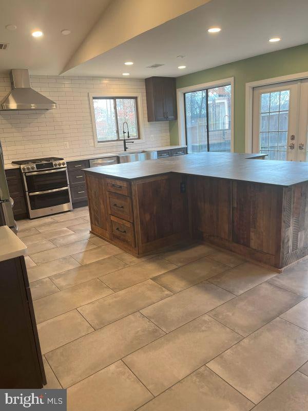 10401 Pearl St, Fairfax, VA 22032 - photo 2