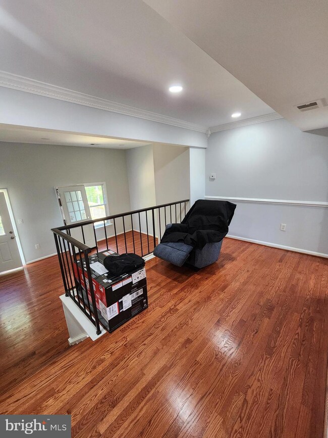 1955 Mayflower Dr, Woodbridge, VA 22192 - photo 6