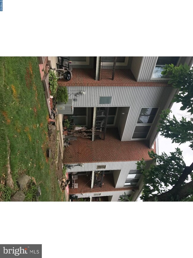 9 Ridgeway Square, Wilmington, DE 19810 - photo 2