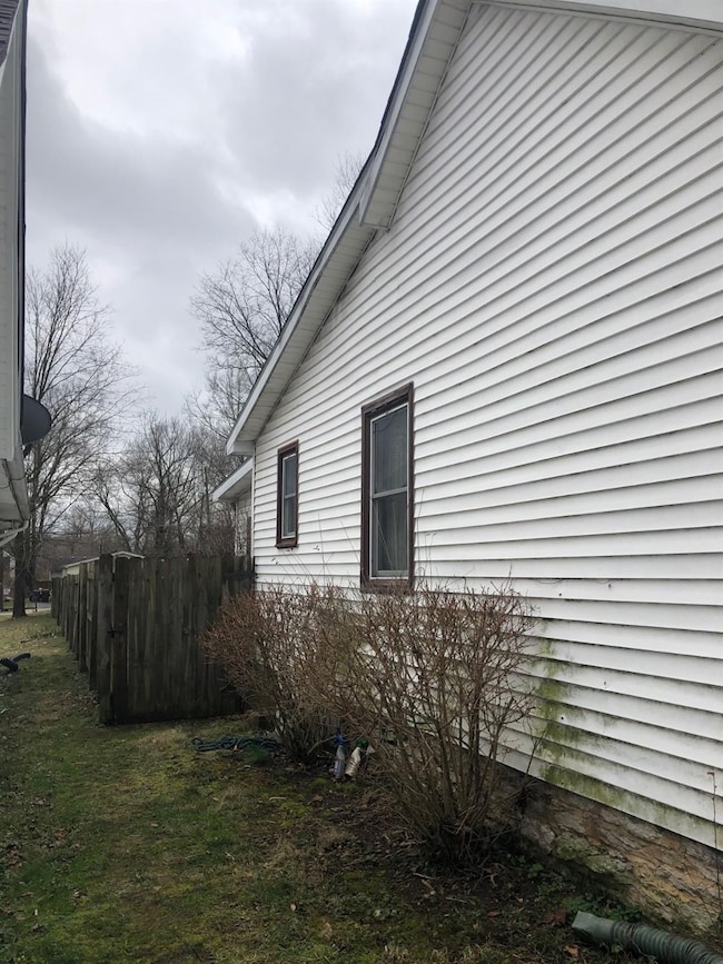 213 E Stephens St, Midway, KY 40347 - photo 3