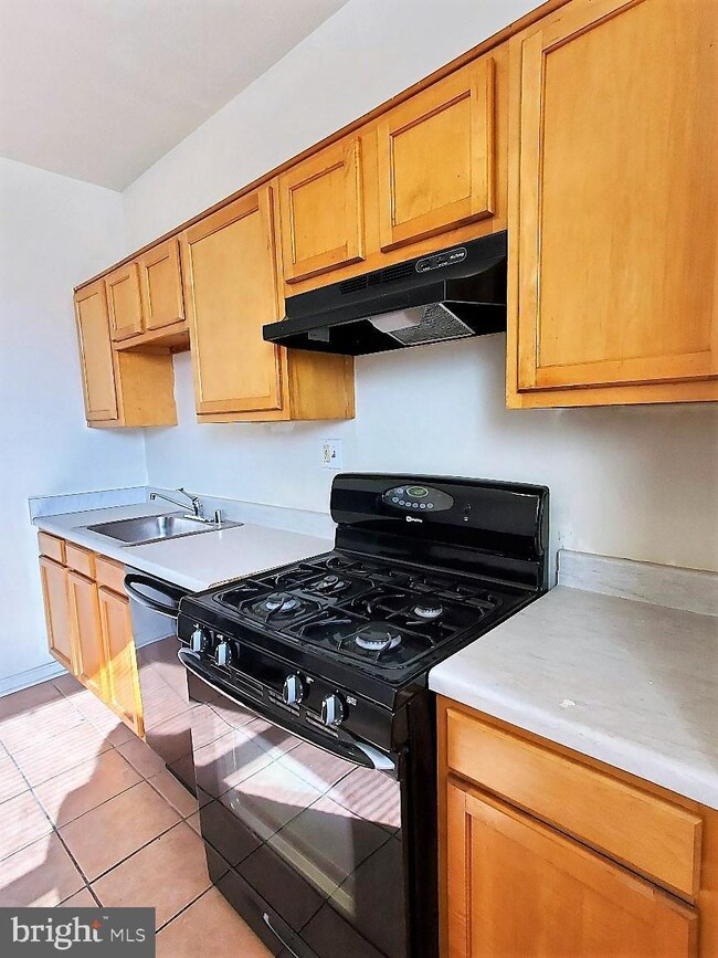 2735 Wilkens Ave, Baltimore, MD 21223 - photo 4