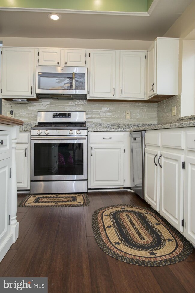 8514 Troutman Ct, Manassas, VA 20110 - photo 7