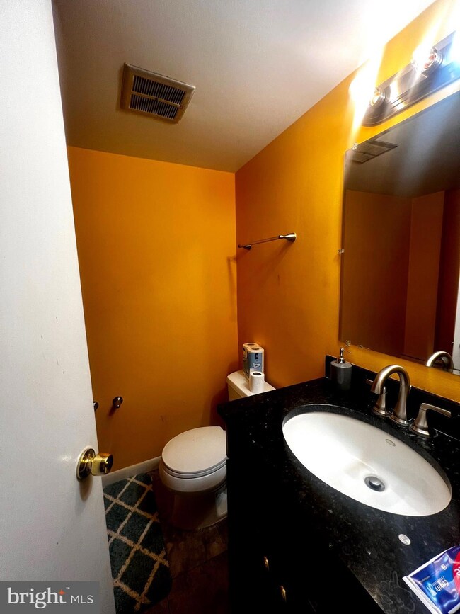 7598 Gales Ct unit 202, Manassas, VA 20109 - photo 5