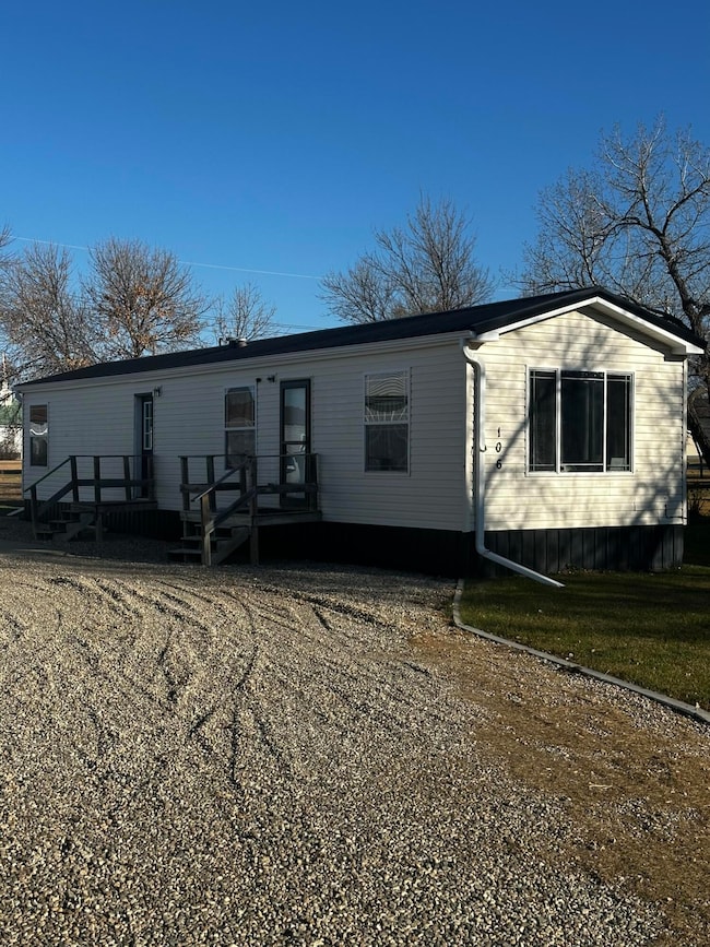 106 Skinner St, Selby, SD 57472 - photo 2