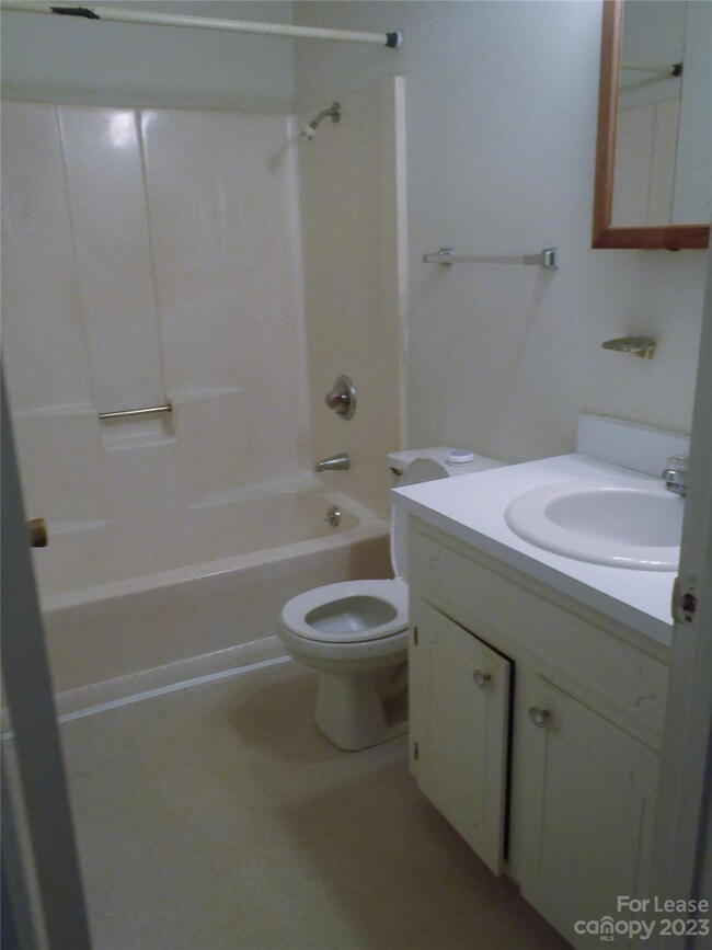 221 Kelly St unit 2, Statesville, NC 28677 - photo 6