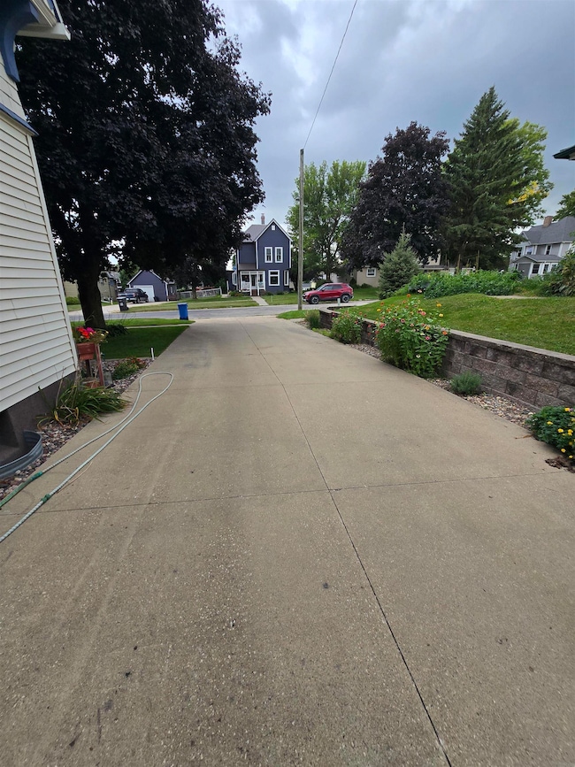 206 W Maple St, West Union, IA 52175 - photo 4