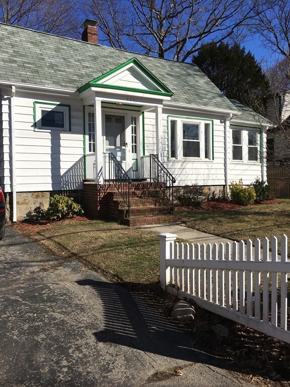 637 Lagrange St, West Roxbury, MA 02132 - photo 2