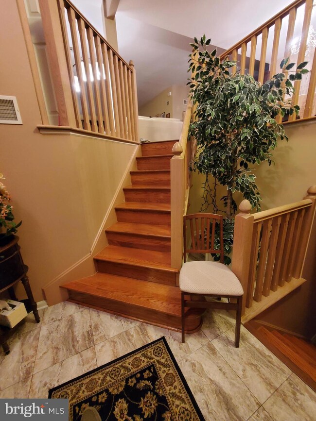 182 Crescent Dr, Hershey, PA 17033 - photo 3