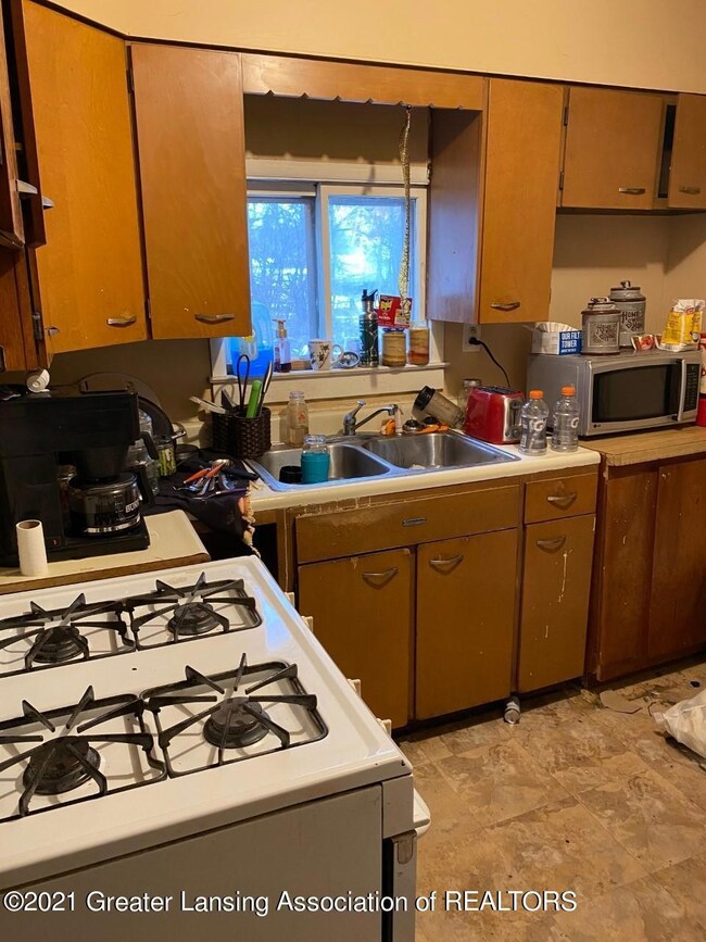 thumbnail_7 3143 Kitchen