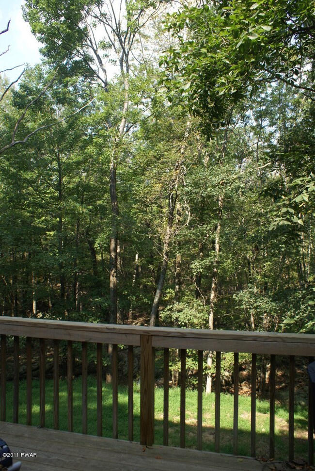 102 Broadmoor Dr, Hawley, PA 18428 - photo 3