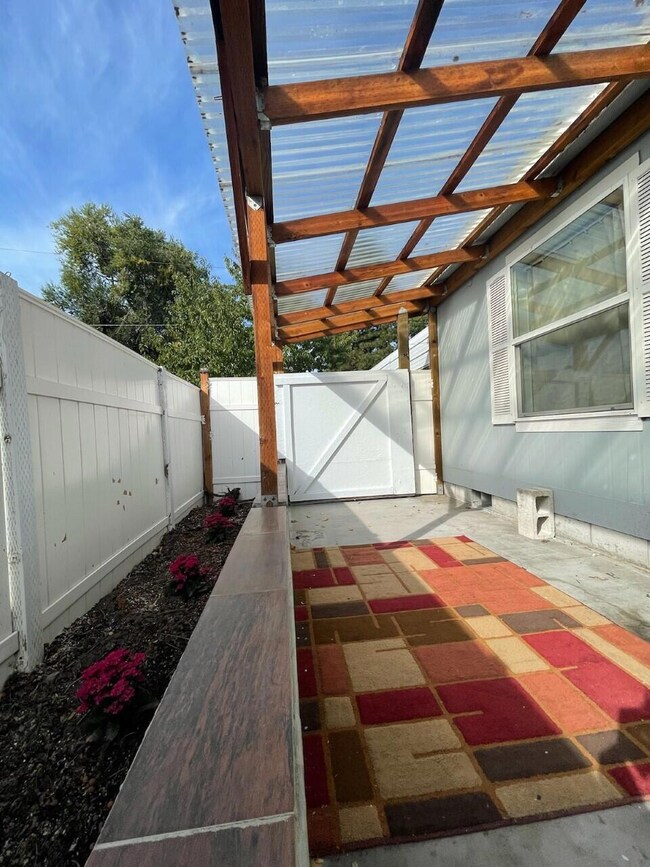 2405 Gettle St, Klamath Falls, OR 97603 - photo 4