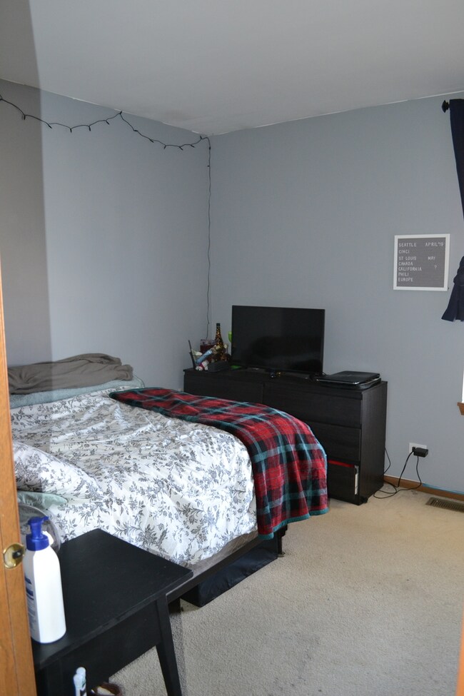 1148 Pin Oak Trail unit 2, Aurora, IL 60506 - photo 5