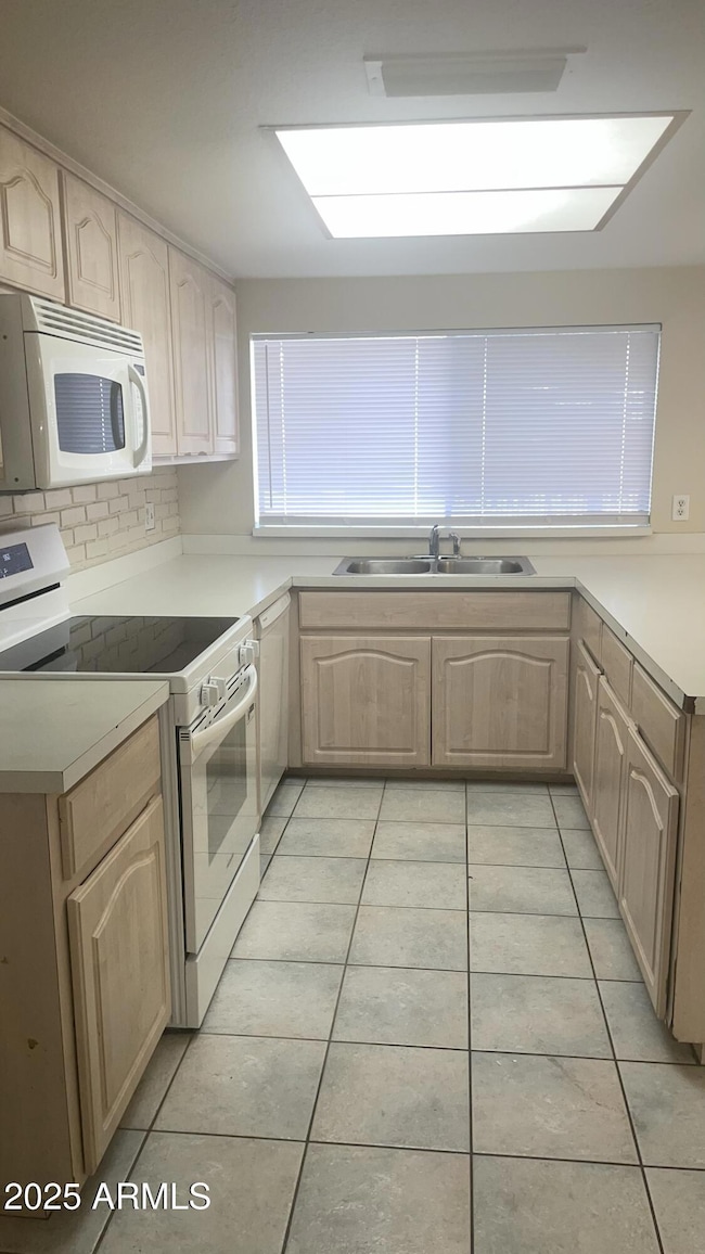 17811 N 29th Dr, Phoenix, AZ 85053 - photo 2