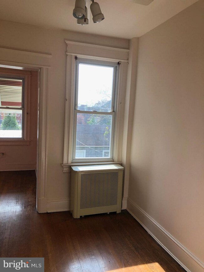 1027 Girard St NE, Washington, DC 20017 - photo 6