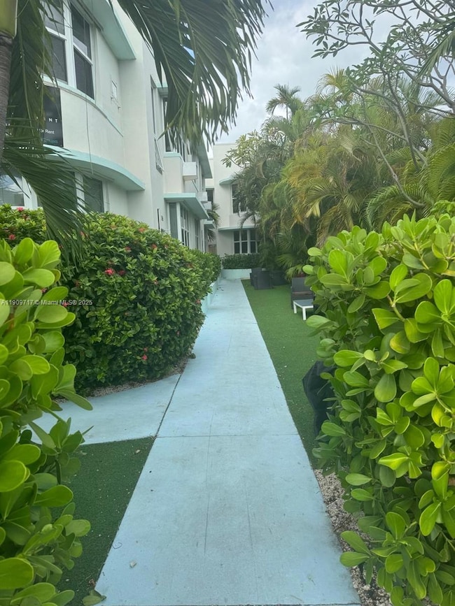 315 W 28th St unit 4, Miami Beach, FL 33140 - photo 2