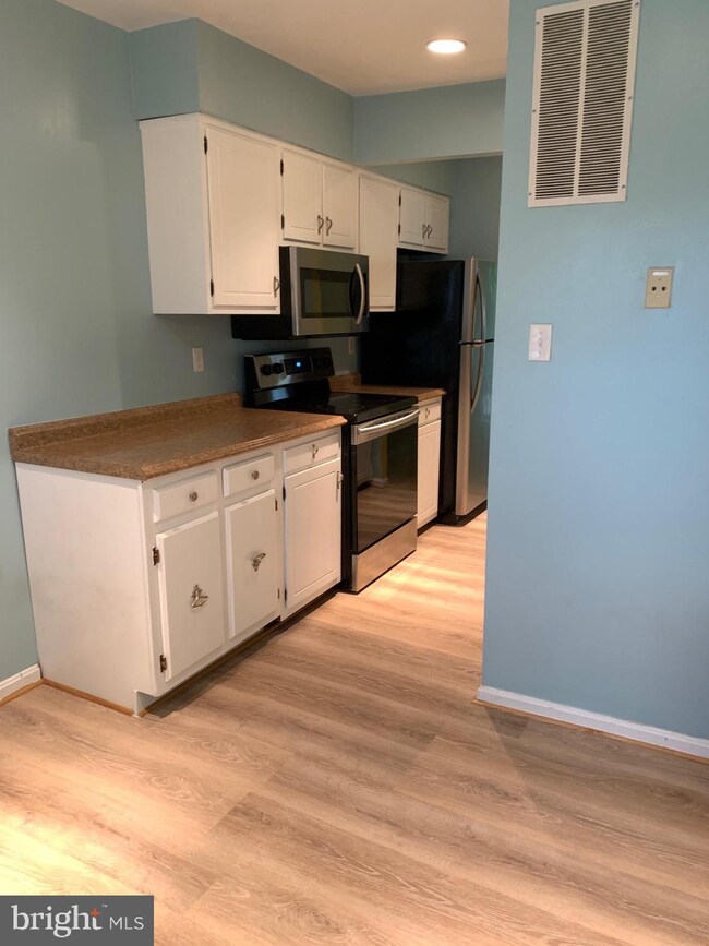 2975 Cashel Ln, Vienna, VA 22181 - photo 2