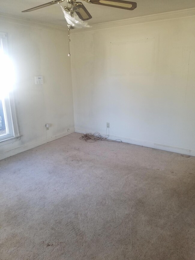 Liv Room 1