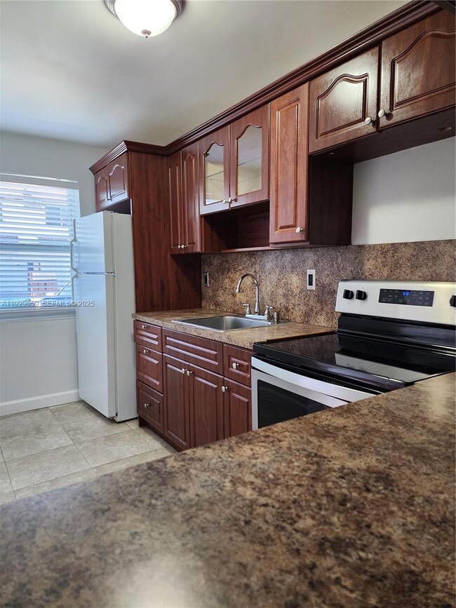 401 SW 109th Ave unit 24, Miami, FL 33174 - photo 4