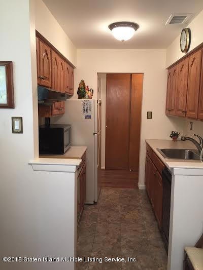 910 Armstrong Ave unit 2-2, Staten Island, NY 10308 - photo 7
