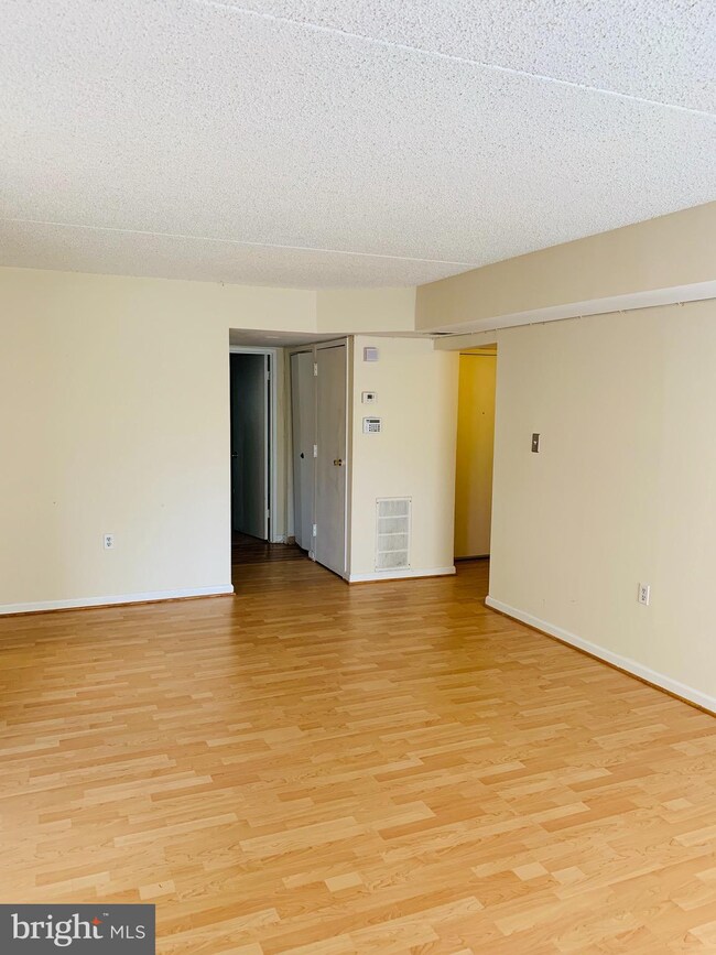 5758A Village Green Dr, Alexandria, VA 22309 - photo 5