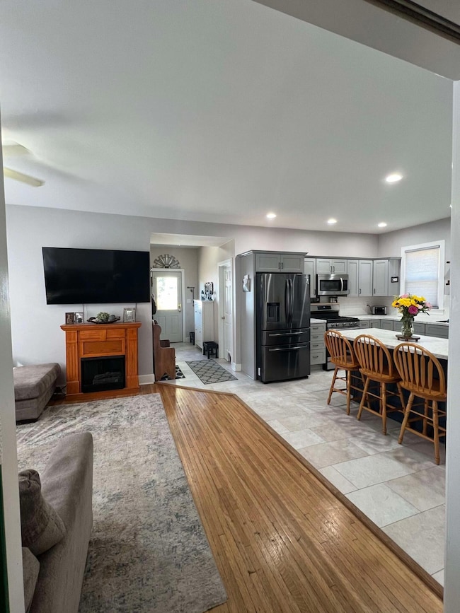 Dining & Kitchen