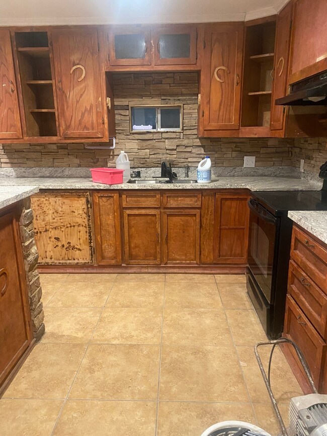 15723 Samoa Way, Houston, TX 77053 - photo 2